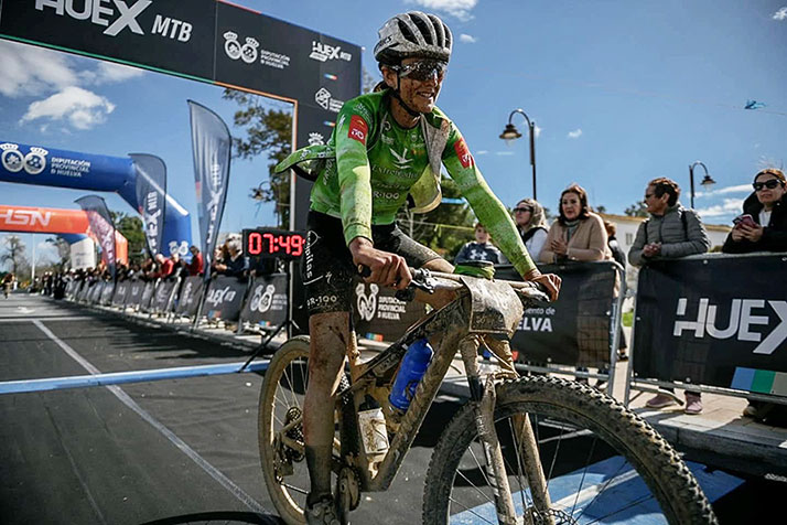 NATALIA FISCHER (EXTREMADURA-ECOPILAS) SE IMPONE CON AUTORIDAD EN LA ULTRAMARATONIANA HUEX MTB