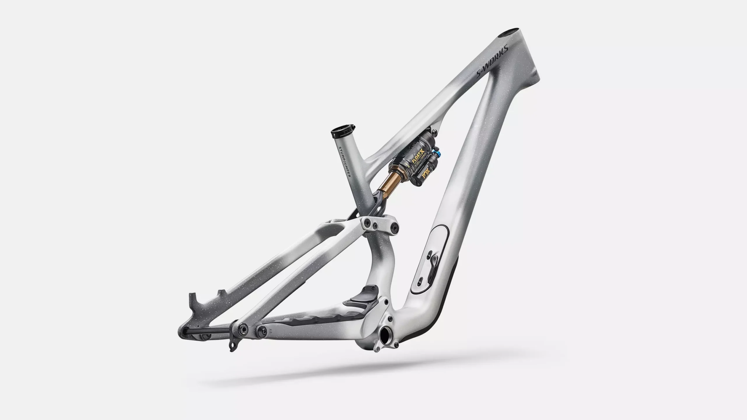 73326-00_SJ-15-SW-FRM-ASHGRY-SHDWSIL-BLKLQDMET_RDSQ